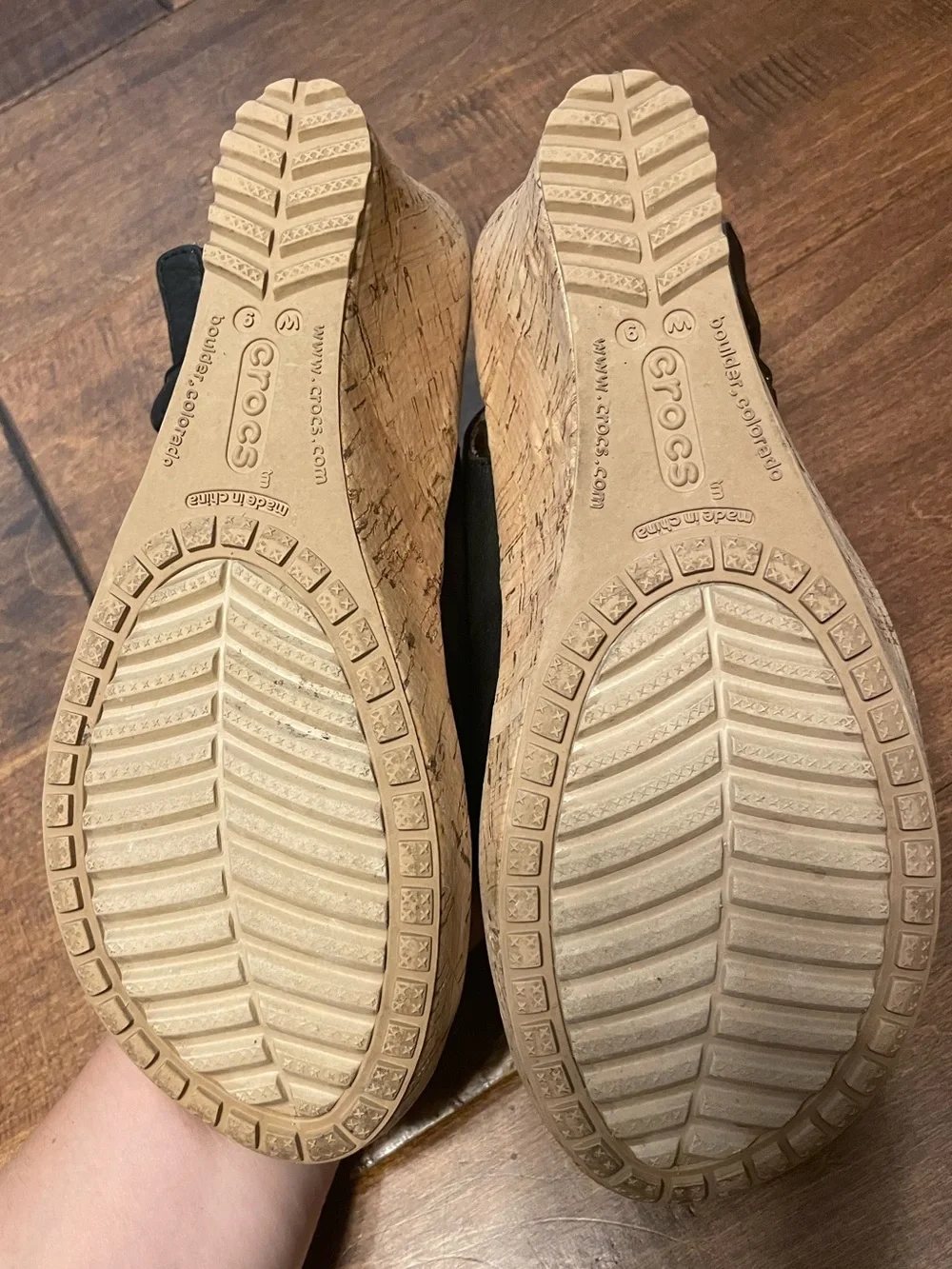 CROCS leigh cork